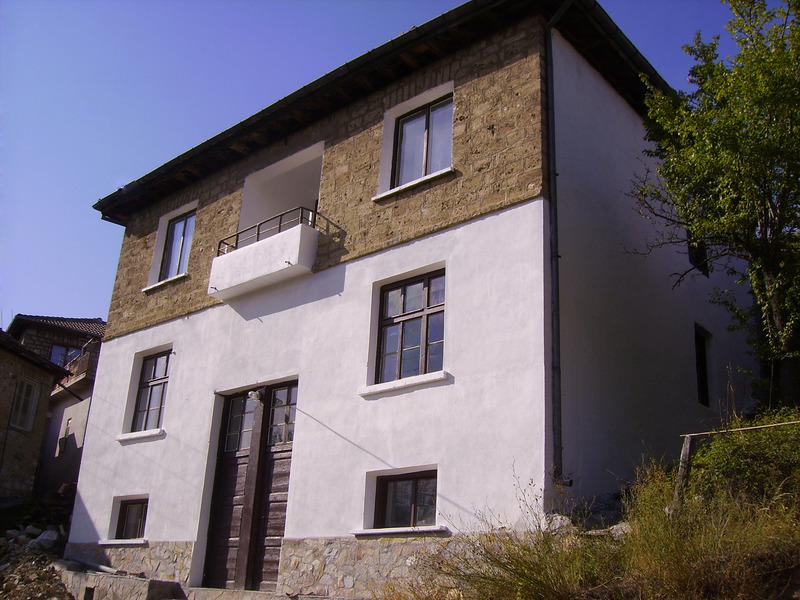 Продава КЪЩА, област Смолян, в района на Чепеларе, 180&nbsp;кв.м,
				
				
						&euro; 120&nbsp;000