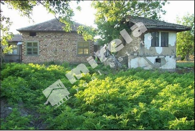 Продава КЪЩА, област Велико Търново, в района на Павликени, 60 кв.м,
				
				
						€ 8 300
						 