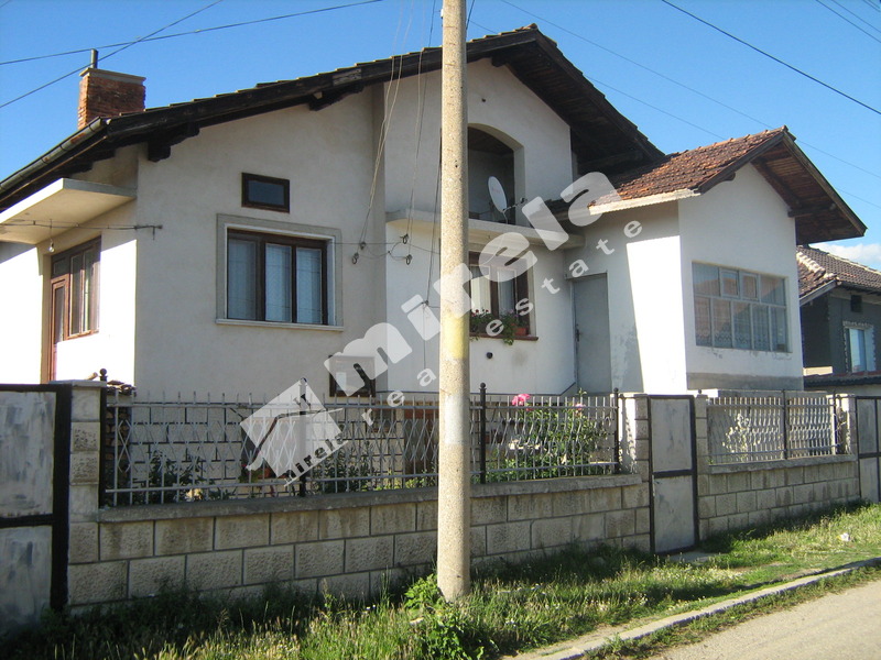 Продава къща в района на община Златица, 240&nbsp;кв.м,
				
				
						&euro; 59&nbsp;000
