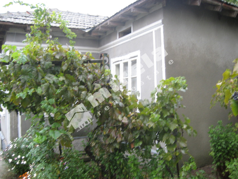 Продава КЪЩА/ СЕЛСКА КЪЩА, област Добрич, в района на Добрич - селска община, 110&nbsp;кв.м,
				
				
						&euro; 13&nbsp;200
