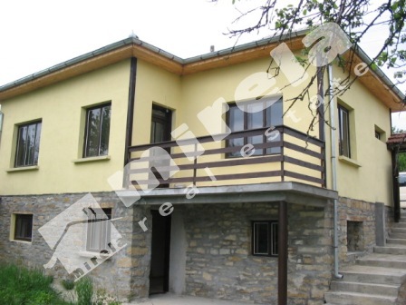 Продава КЪЩА, област Габрово, в района на Севлиево, 130 кв.м,
				
				
						€ 35 000