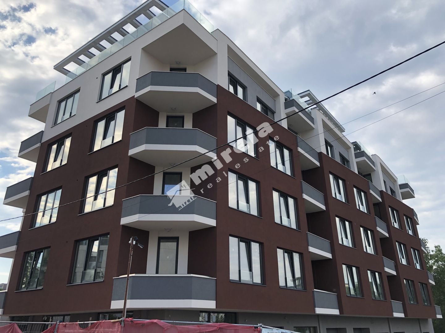 Апартаменти за продажба Затворен комплекс, кв. Кръстова вада, град София