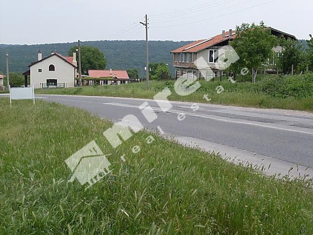 Продава парцел в село Звездица, общ. Варна на 8 км от центъра на града, 4573 кв.м,
				
				
						€ 52 /кв.м