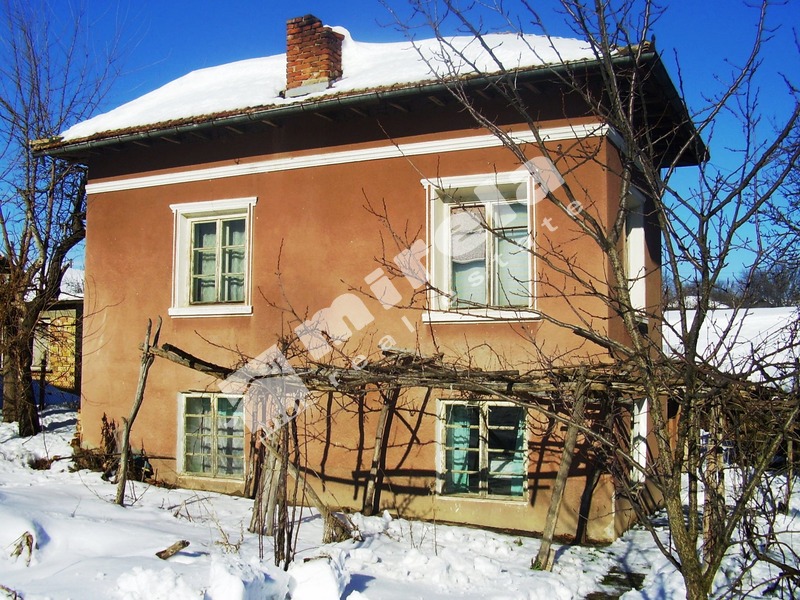 Продава КЪЩА, област Русе, в района на Борово, 140 кв.м,
				
				
						€ 7 500
						 