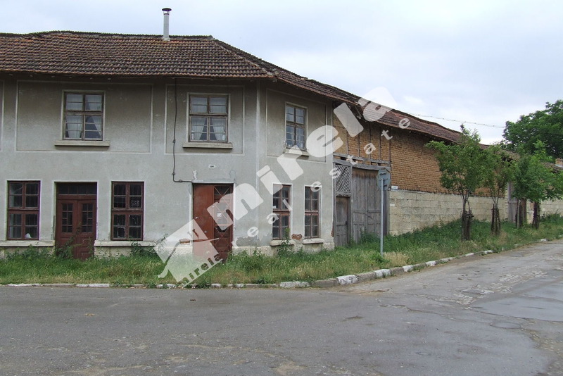 с. Дряновец, обл. Разград - продава селска къща, 176 кв.м,
				
				
						€ 27 500
