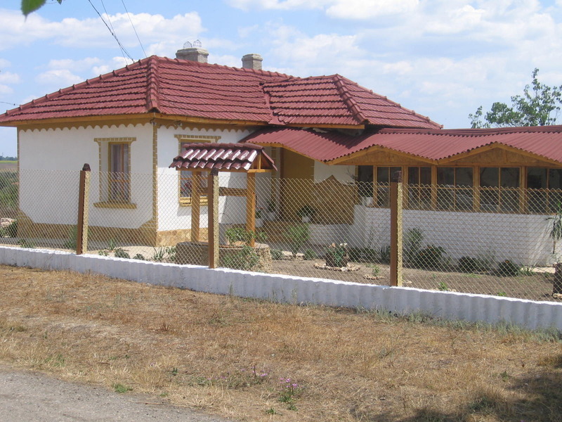 Продава КЪЩА/ СЕЛСКА КЪЩА, област Добрич, в района на Добрич - селска община, 72 кв.м,
				
				
						€ 27 400